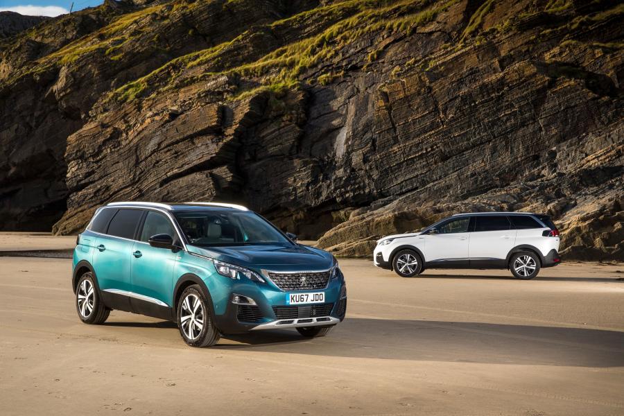  Peugeot 5008 GT Line 2017 года  (UK) (фото 18 из 30)
